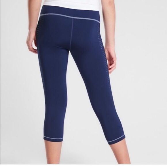 ATHLETA GIRLS Medium Spring It‎ On Capri Leggings - Picture 7 of 7